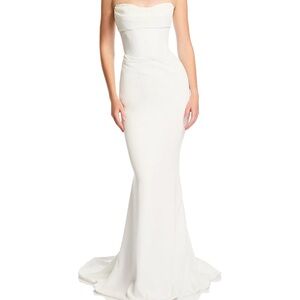 Chosen by KYHA duke gown USED